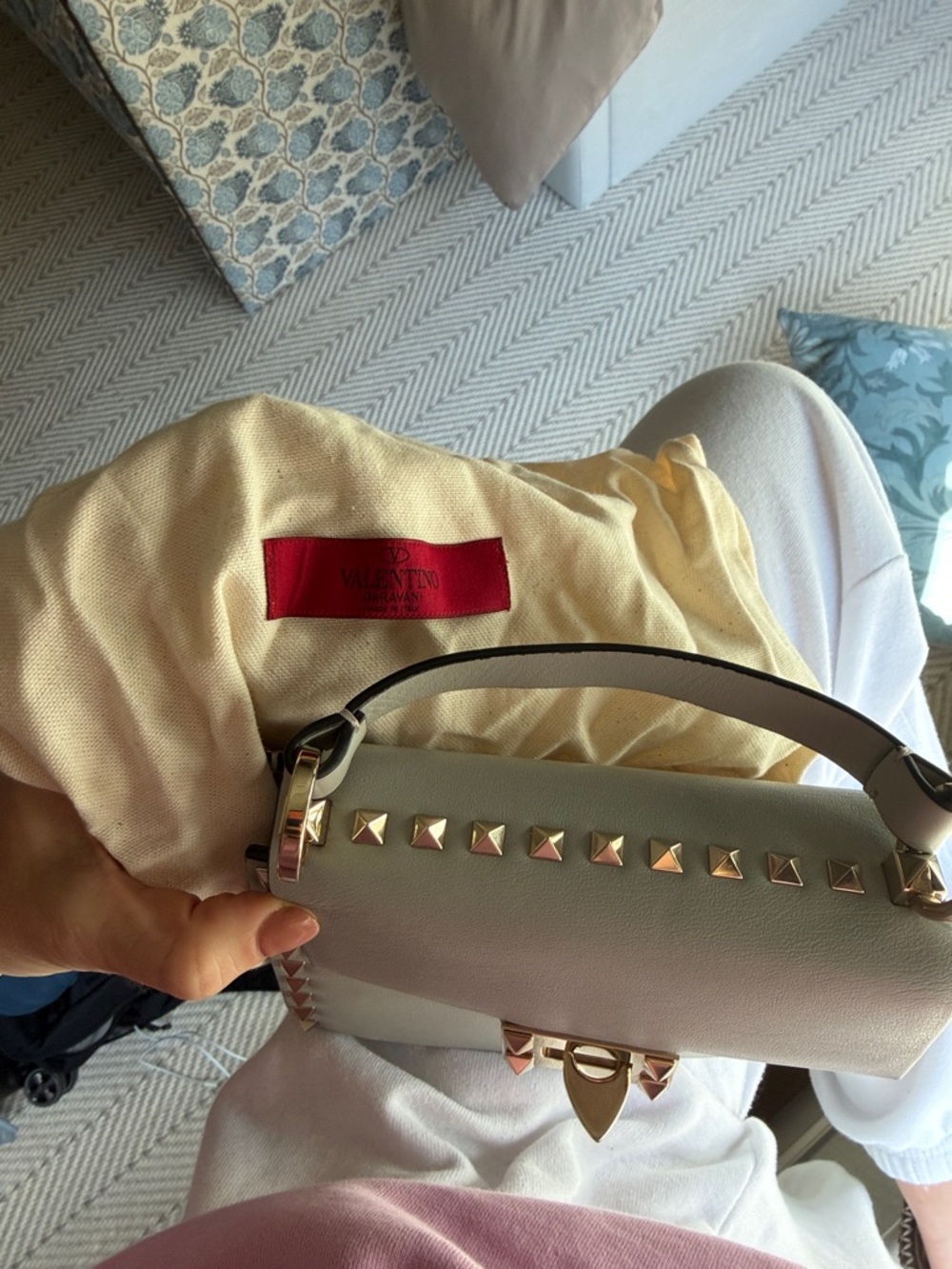 PRISTINE Valentino Garavani Light Gray Top-Handle with Gold Studs - Picture 6 of 8